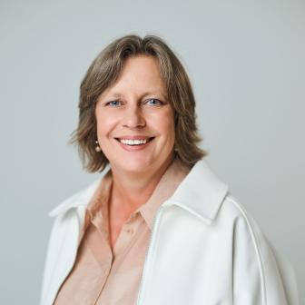 Caroline-Ven-white-jacket